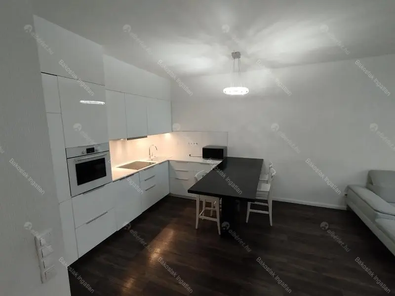 Kiadó albérlet 997000 Ft/hó áron: Budapest, II. kerület  Józsefhegyi utca. Mérete: 105 nm, 4 szobás | Alberlet.hu - 6678765