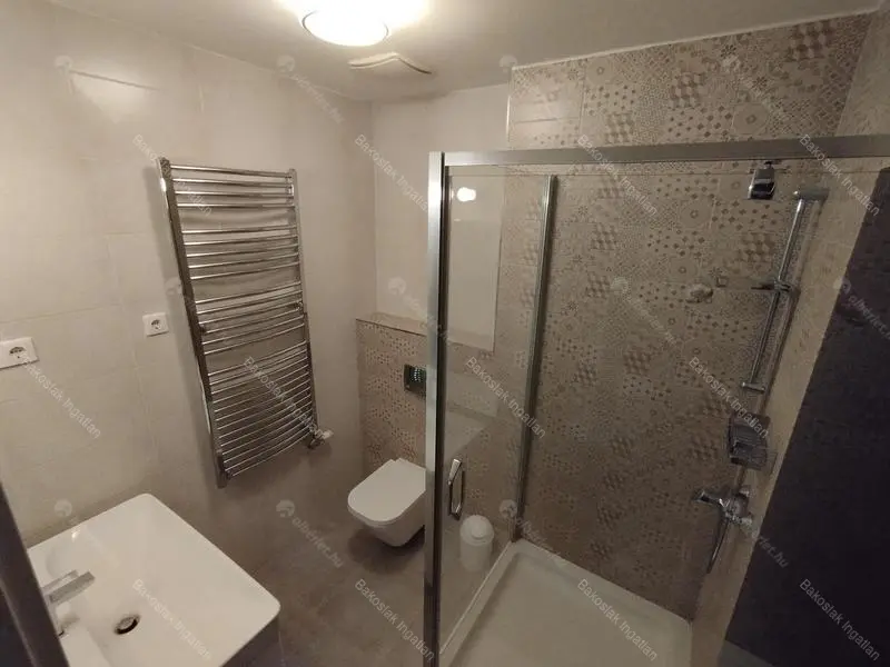 Kiadó albérlet 997000 Ft/hó áron: Budapest, II. kerület  Józsefhegyi utca. Mérete: 105 nm, 4 szobás | Alberlet.hu - 6678768