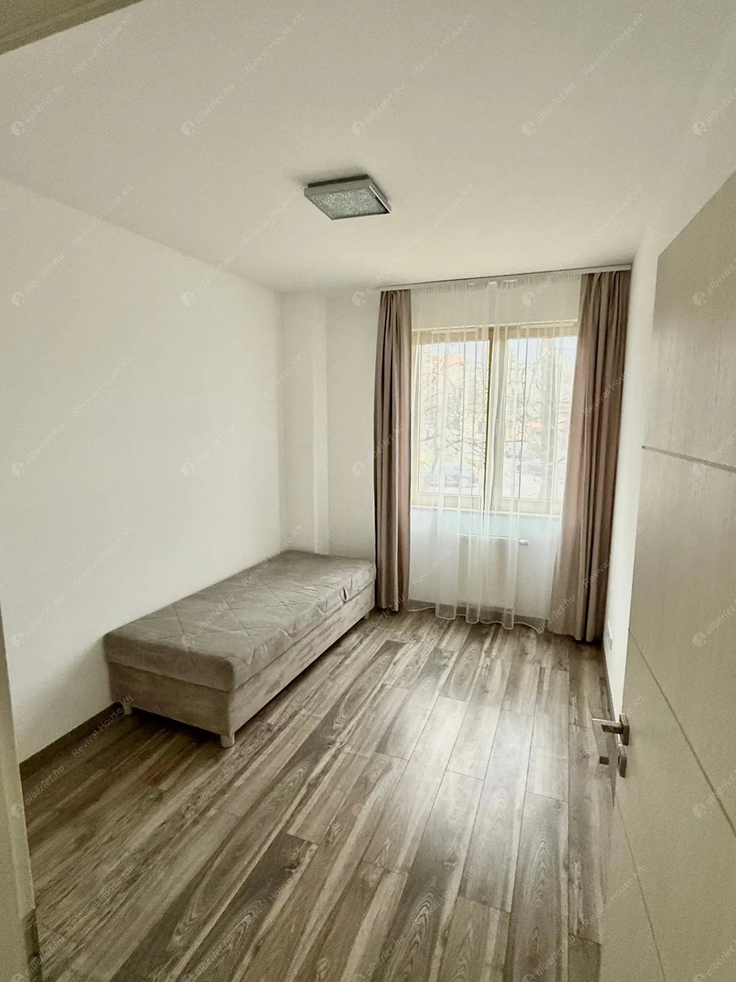 Kiadó albérlet 885000 Ft/hó áron: Budapest, II. kerület  Józsefhegyi utca. Mérete: 107 nm, 4 szobás | Alberlet.hu - 6618011