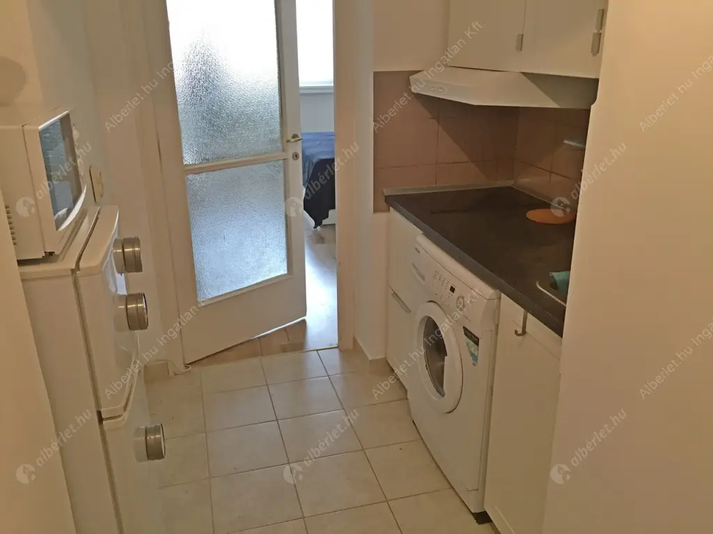 Kiadó albérlet 180000 Ft/hó áron: Budapest, II. kerület  Keleti Károly utca. Mérete: 30 nm, 1 szobás | Alberlet.hu - 6568926