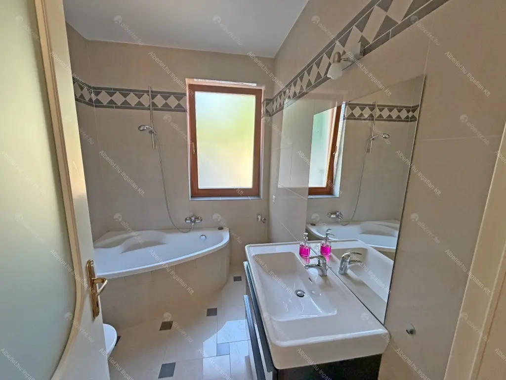Kiadó albérlet 350000 Ft/hó áron: Budapest, II. kerület  Kisfaludy utca. Mérete: 70 nm, 3 szobás | Alberlet.hu - 6794821