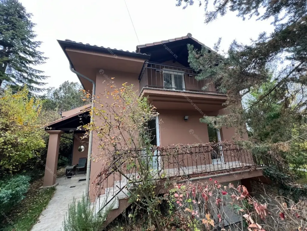 Kiadó albérlet 1000000 Ft/hó áron: Budapest, II. kerület  Kőfejtő utca. Mérete: 320 nm, 5 szobás | Alberlet.hu - 6709766