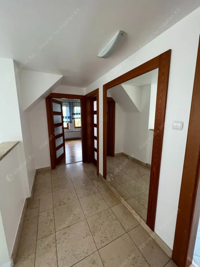 Kiadó albérlet 1169000 Ft/hó áron: Budapest, II. kerület  Kont vezér utca. Mérete: 252 nm, 5 szobás | Alberlet.hu - 6559456