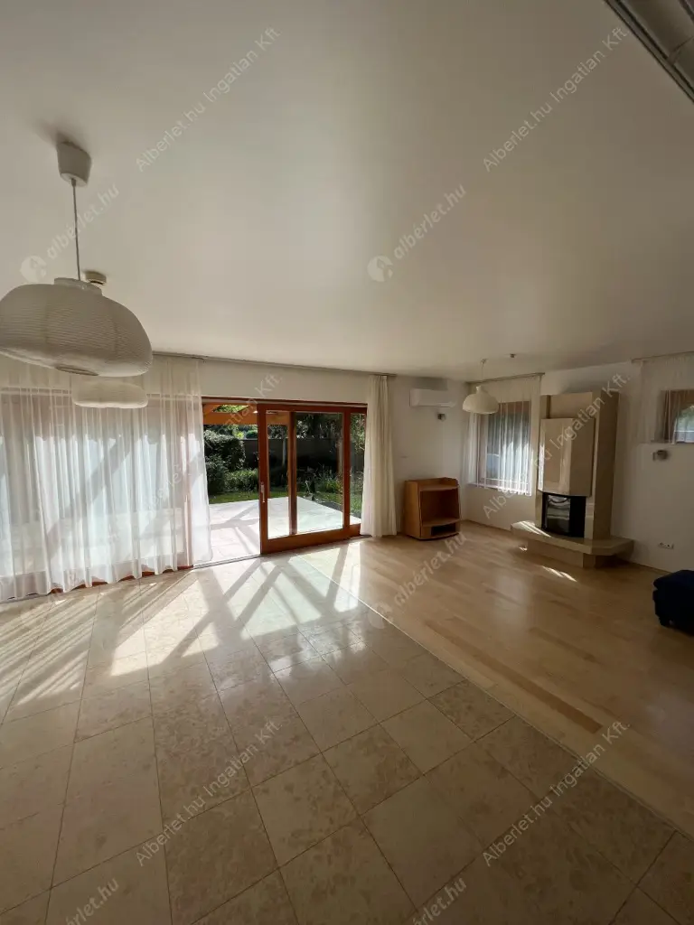 Kiadó albérlet 1156000 Ft/hó áron: Budapest, II. kerület  Kont vezér utca. Mérete: 252 nm, 5 szobás | Alberlet.hu - 6622536