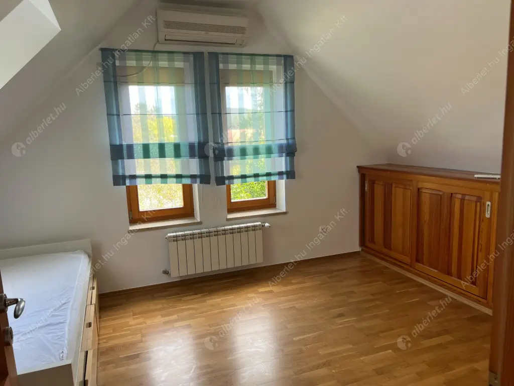 Kiadó albérlet 1156000 Ft/hó áron: Budapest, II. kerület  Kont vezér utca. Mérete: 252 nm, 5 szobás | Alberlet.hu - 6622542