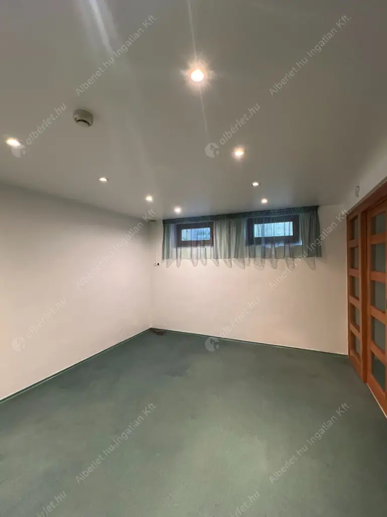 Kiadó albérlet 1156000 Ft/hó áron: Budapest, II. kerület  Kont vezér utca. Mérete: 252 nm, 5 szobás | Alberlet.hu - 6622550