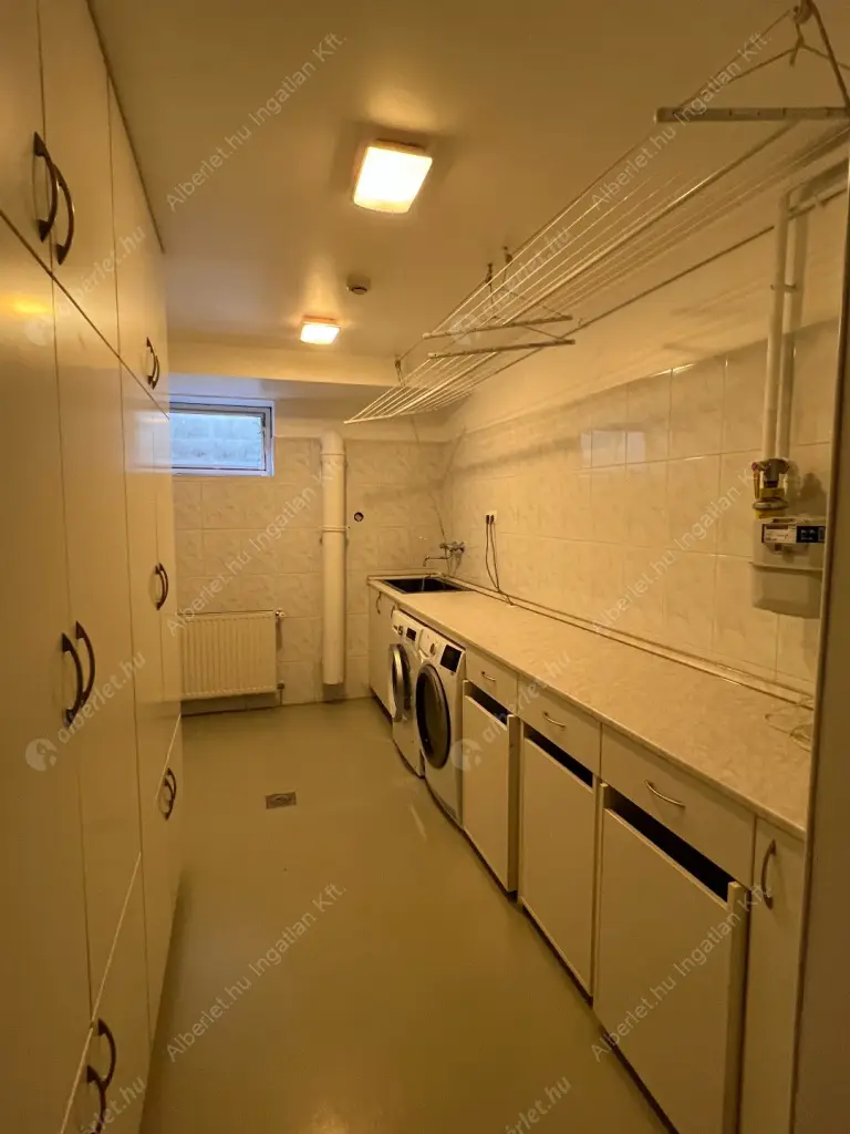 Kiadó albérlet 1156000 Ft/hó áron: Budapest, II. kerület  Kont vezér utca. Mérete: 252 nm, 5 szobás | Alberlet.hu - 6622555
