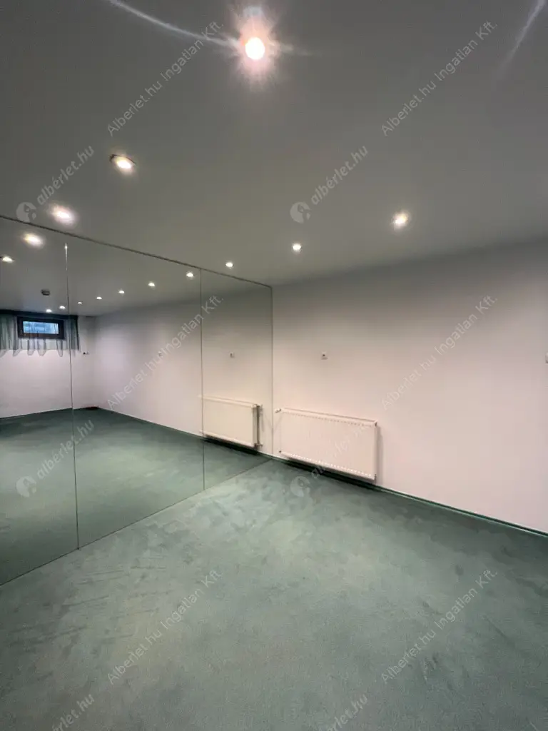 Kiadó albérlet 1156000 Ft/hó áron: Budapest, II. kerület  Kont vezér utca. Mérete: 252 nm, 5 szobás | Alberlet.hu - 6622557