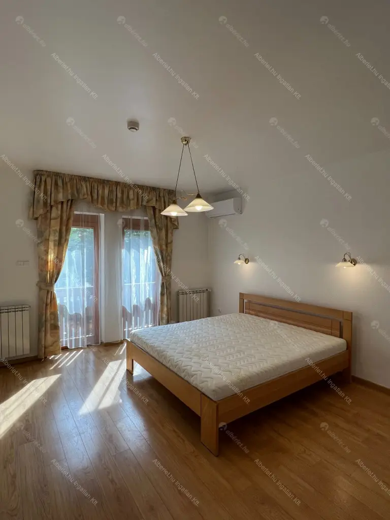 Kiadó albérlet 1132000 Ft/hó áron: Budapest, II. kerület  Kont vezér utca. Mérete: 252 nm, 6 szobás | Alberlet.hu - 6649579