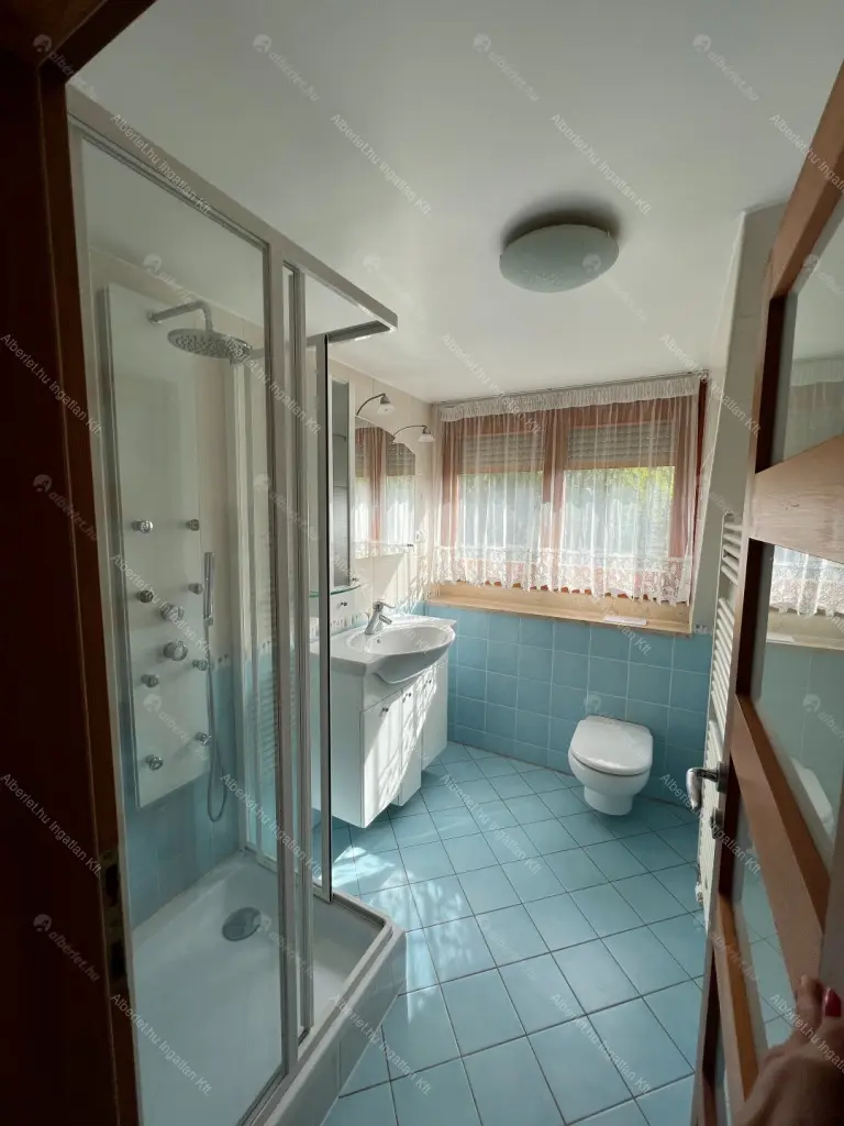 Kiadó albérlet 1158000 Ft/hó áron: Budapest, II. kerület  Kont vezér utca. Mérete: 252 nm, 6 szobás | Alberlet.hu - 6659094