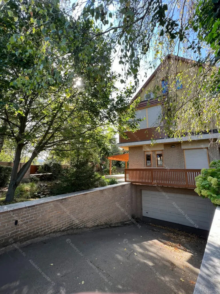 Kiadó albérlet 1158000 Ft/hó áron: Budapest, II. kerület  Kont vezér utca. Mérete: 252 nm, 6 szobás | Alberlet.hu - 6659110