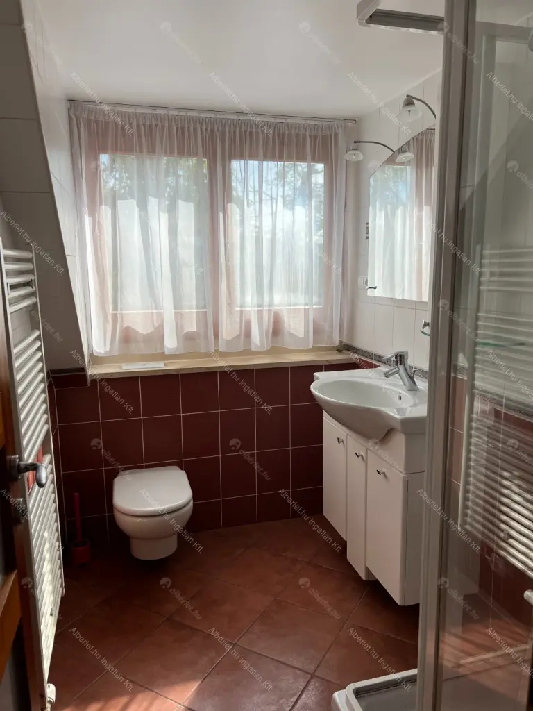 Kiadó albérlet 1158000 Ft/hó áron: Budapest, II. kerület  Kont vezér utca. Mérete: 252 nm, 6 szobás | Alberlet.hu - 6659111