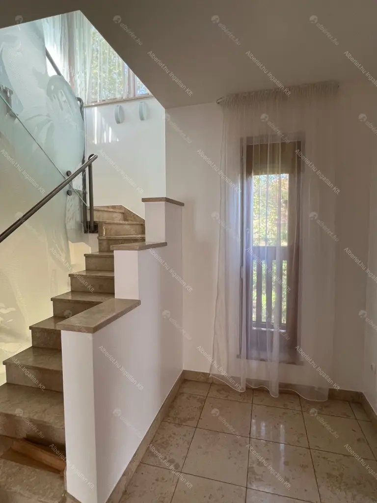 Kiadó albérlet 1158000 Ft/hó áron: Budapest, II. kerület  Kont vezér utca. Mérete: 252 nm, 6 szobás | Alberlet.hu - 6659113