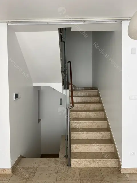 Kiadó albérlet 1160000 Ft/hó áron: Budapest, II. kerület  Kont vezér utca. Mérete: 252 nm, 6 szobás | Alberlet.hu - 6530855