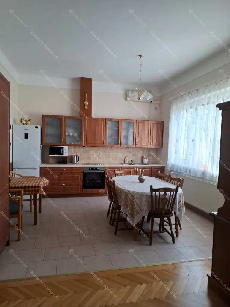 Kiadó albérlet 295000 Ft/hó áron: Budapest, II. kerület  Kulpa utca. Mérete: 80 nm, 2 szobás | Alberlet.hu - 6698360