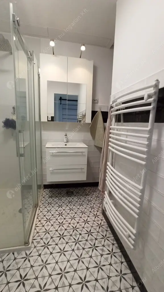 Kiadó albérlet 300000 Ft/hó áron: Budapest, II. kerület  Kuruclesi út. Mérete: 63 nm, 2 szobás | Alberlet.hu - 6634210