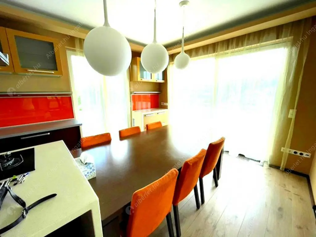 Kiadó albérlet 1350000 Ft/hó áron: Budapest, II. kerület  Lepke utca. Mérete: 166 nm, 5 szobás | Alberlet.hu - 6604488