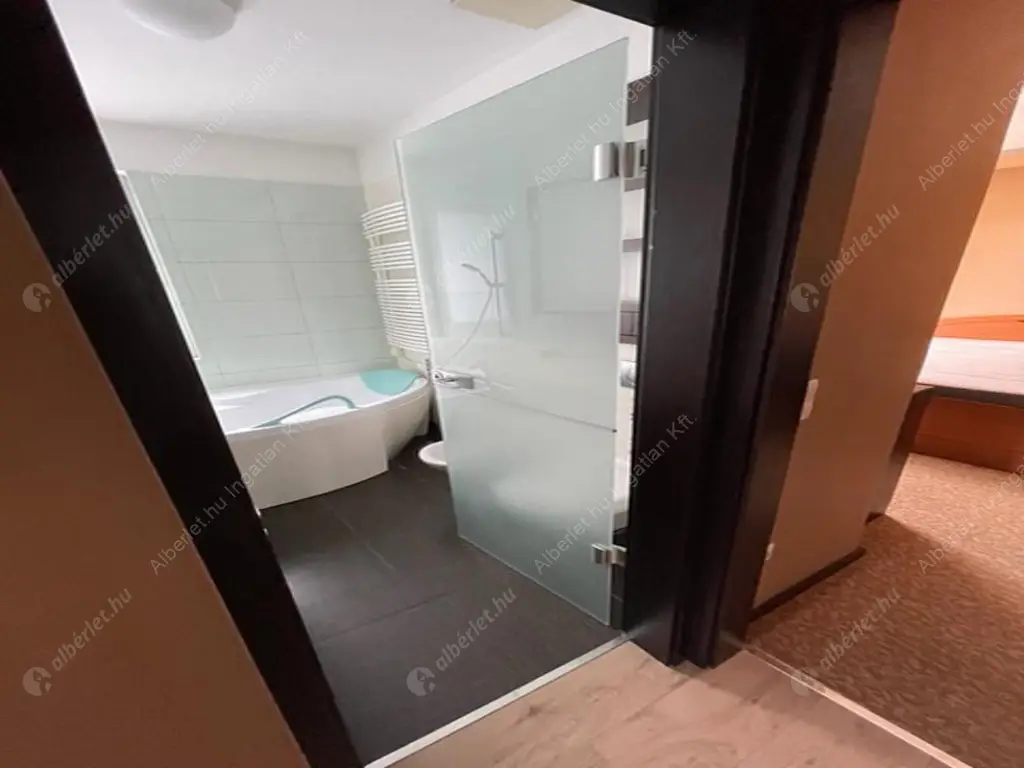 Kiadó albérlet 1350000 Ft/hó áron: Budapest, II. kerület  Lepke utca. Mérete: 166 nm, 5 szobás | Alberlet.hu - 6604501