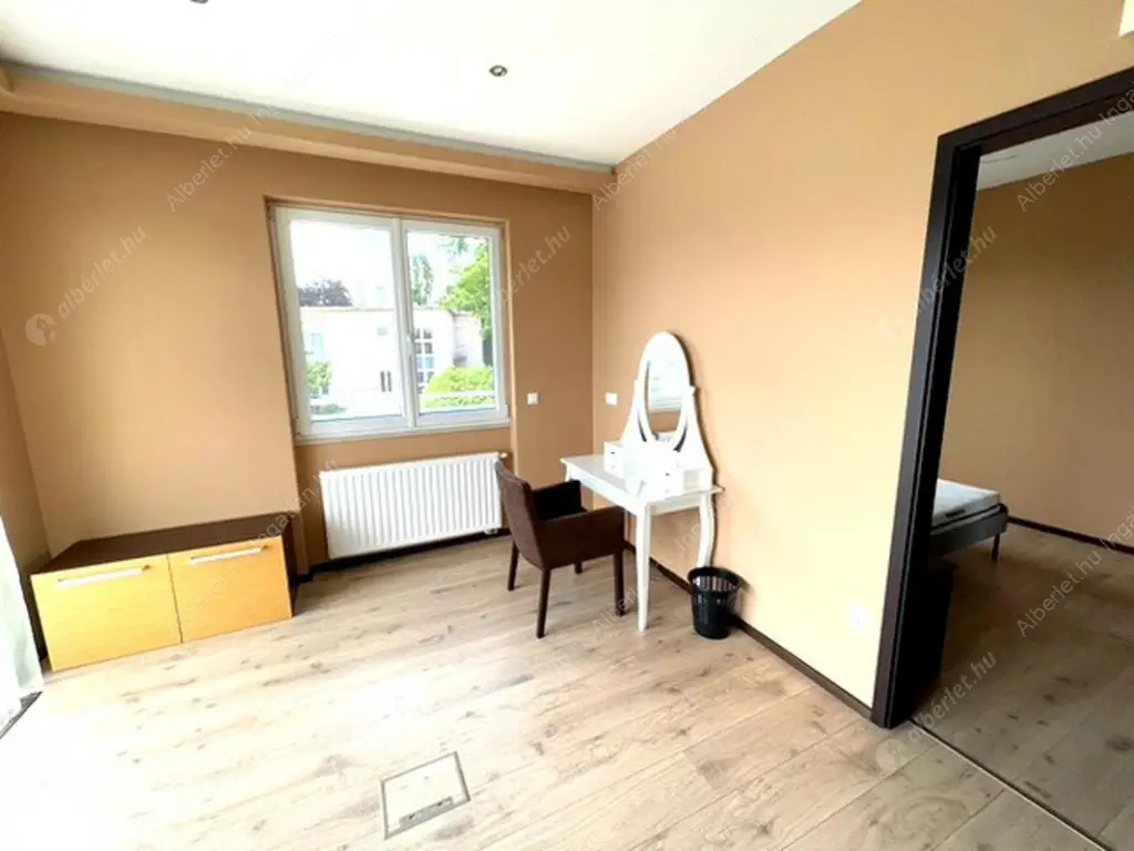 Kiadó albérlet 1350000 Ft/hó áron: Budapest, II. kerület  Lepke utca. Mérete: 166 nm, 5 szobás | Alberlet.hu - 6604513
