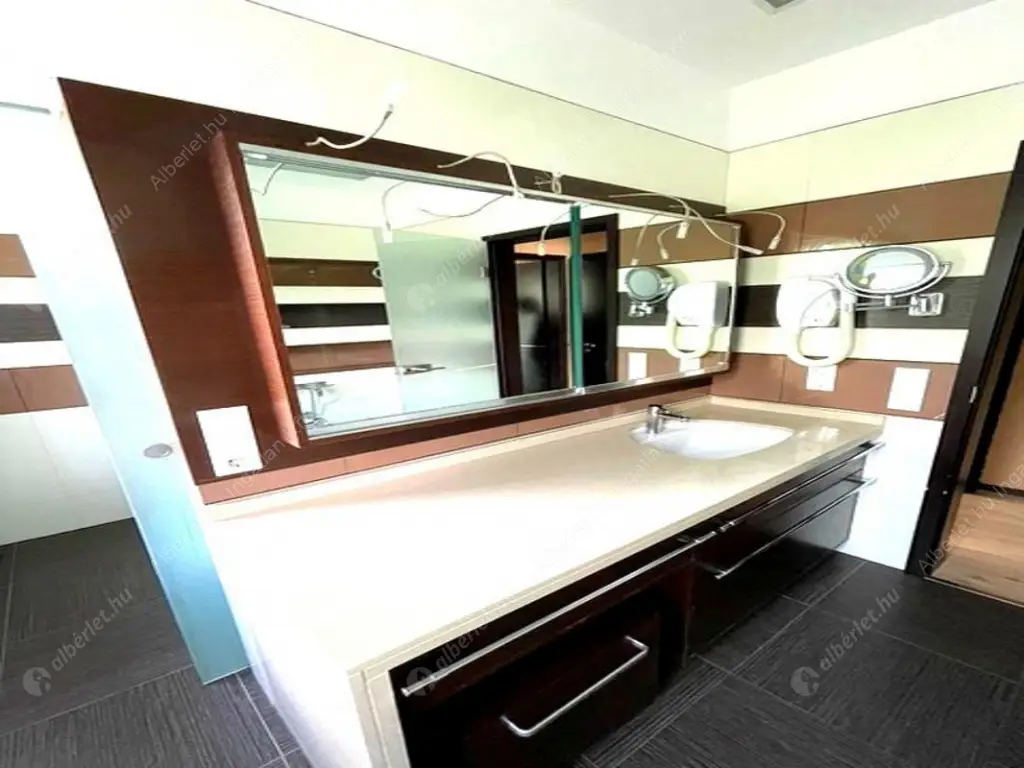 Kiadó albérlet 1350000 Ft/hó áron: Budapest, II. kerület  Lepke utca. Mérete: 166 nm, 5 szobás | Alberlet.hu - 6622758