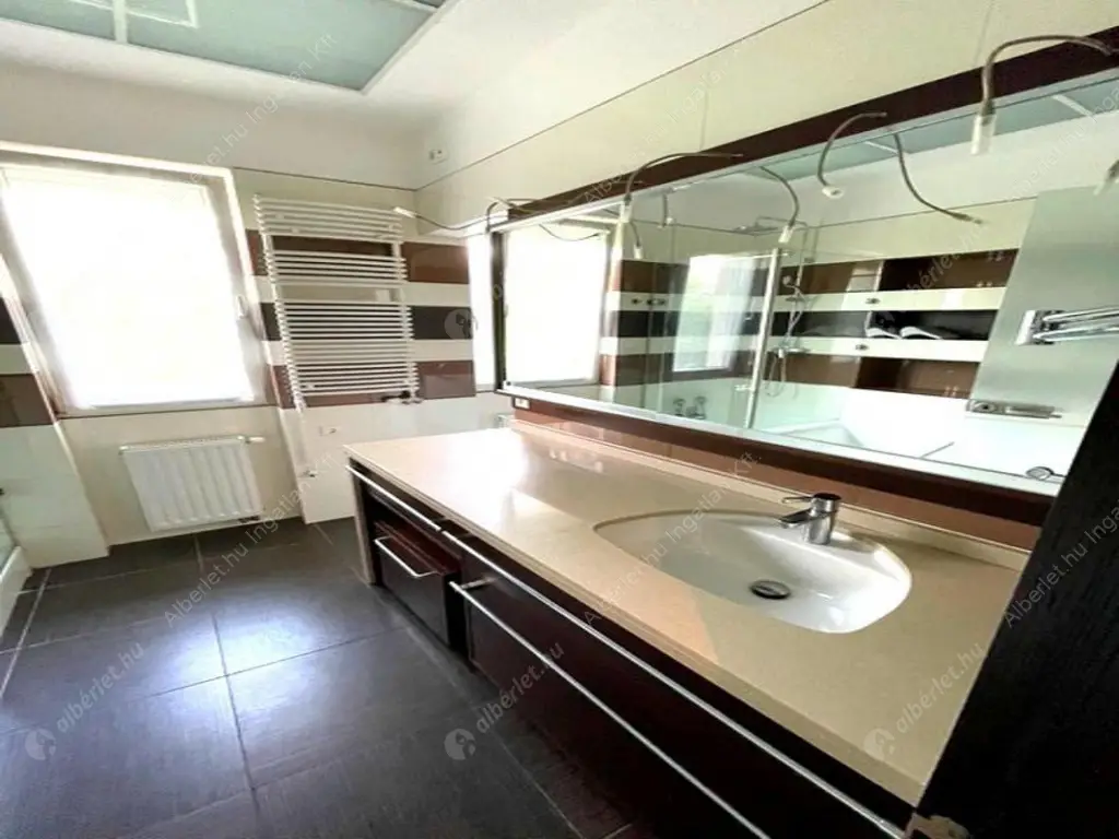 Kiadó albérlet 1350000 Ft/hó áron: Budapest, II. kerület  Lepke utca. Mérete: 166 nm, 5 szobás | Alberlet.hu - 6622759