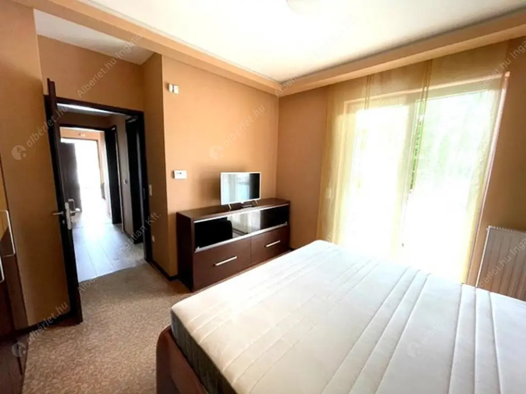 Kiadó albérlet 1350000 Ft/hó áron: Budapest, II. kerület  Lepke utca. Mérete: 166 nm, 5 szobás | Alberlet.hu - 6622762