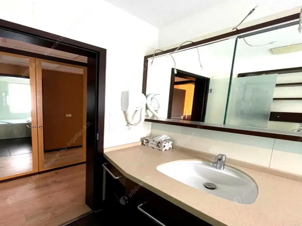 Kiadó albérlet 1350000 Ft/hó áron: Budapest, II. kerület  Lepke utca. Mérete: 166 nm, 5 szobás | Alberlet.hu - 6622764