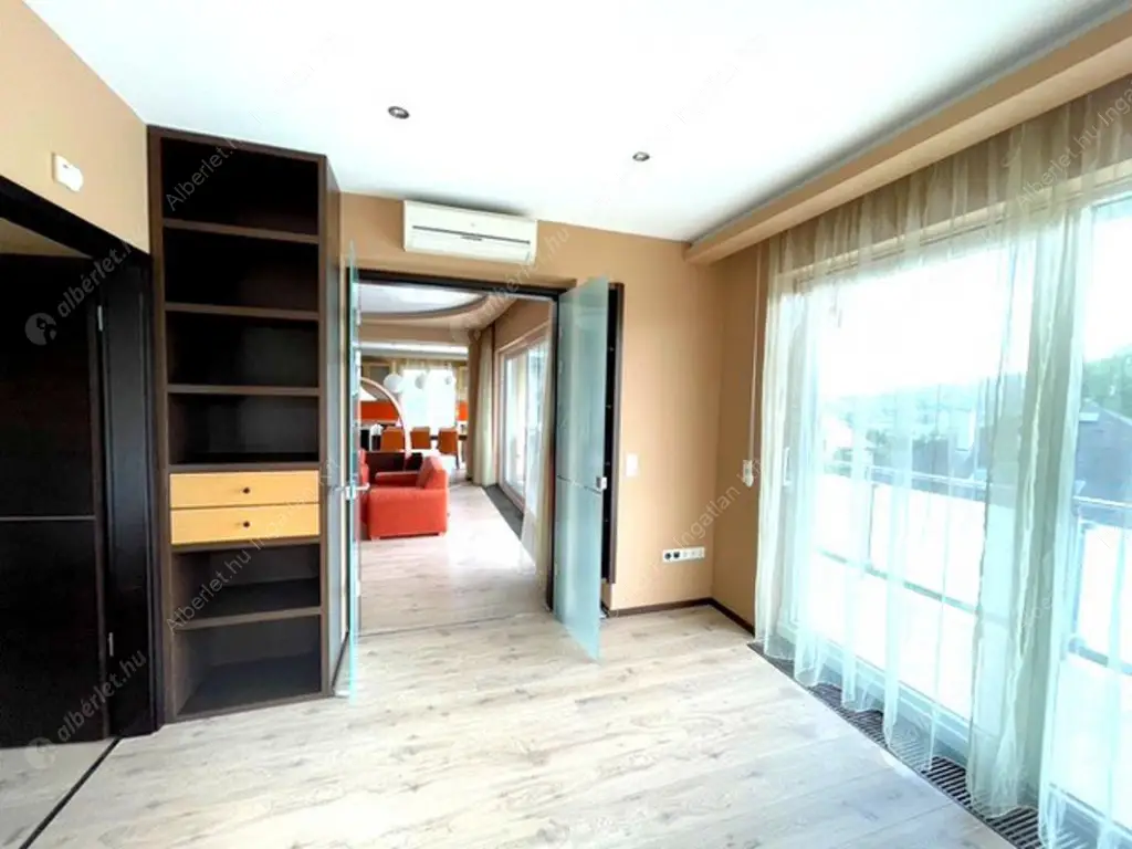 Kiadó albérlet 1350000 Ft/hó áron: Budapest, II. kerület  Lepke utca. Mérete: 166 nm, 5 szobás | Alberlet.hu - 6622777