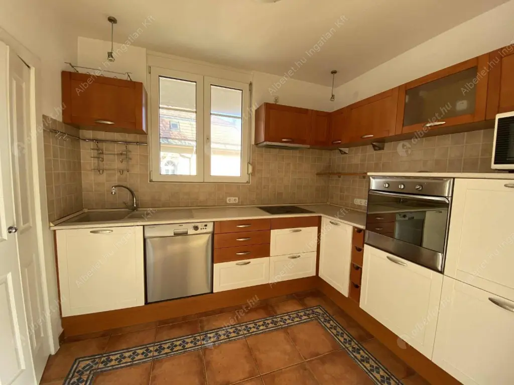 Kiadó albérlet 680000 Ft/hó áron: Budapest, II. kerület  Lévay utca. Mérete: 100 nm, 4 szobás | Alberlet.hu - 6537246