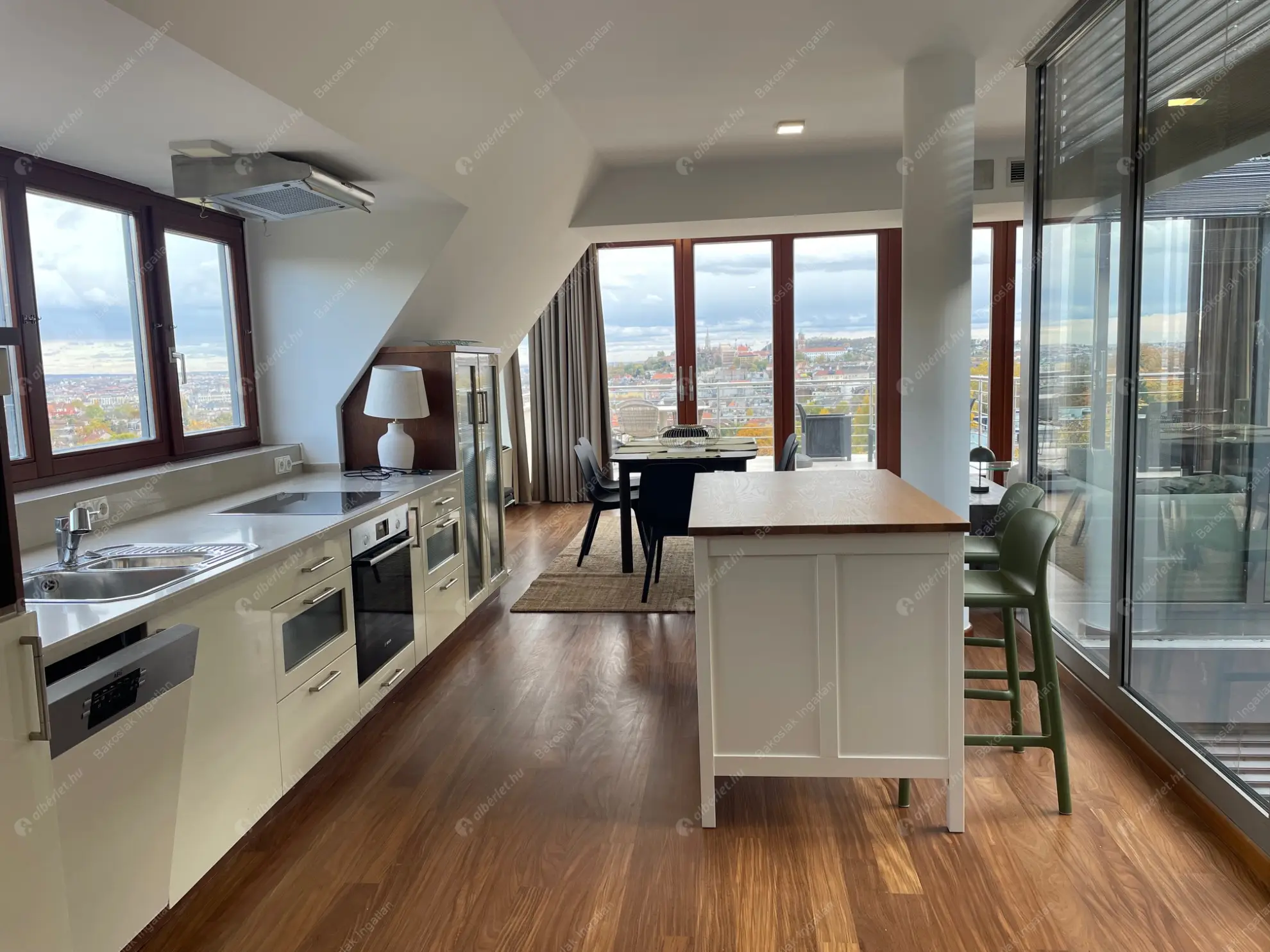 Kiadó albérlet 1165000 Ft/hó áron: Budapest, II. kerület  Lévay utca. Mérete: 130 nm, 4 szobás | Alberlet.hu - 6569653