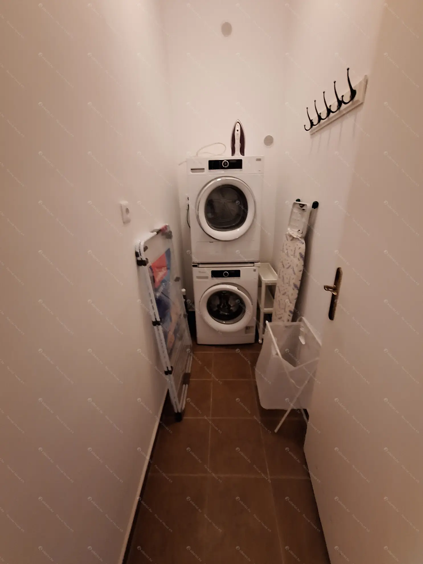 Kiadó albérlet 1067000 Ft/hó áron: Budapest, II. kerület  Lotz Károly utca. Mérete: 150 nm, 4 szobás | Alberlet.hu - 6579838