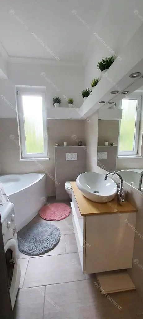 Kiadó albérlet 280000 Ft/hó áron: Budapest, II. kerület  Lotz Károly utca. Mérete: 44 nm, 1 szobás | Alberlet.hu - 6683112