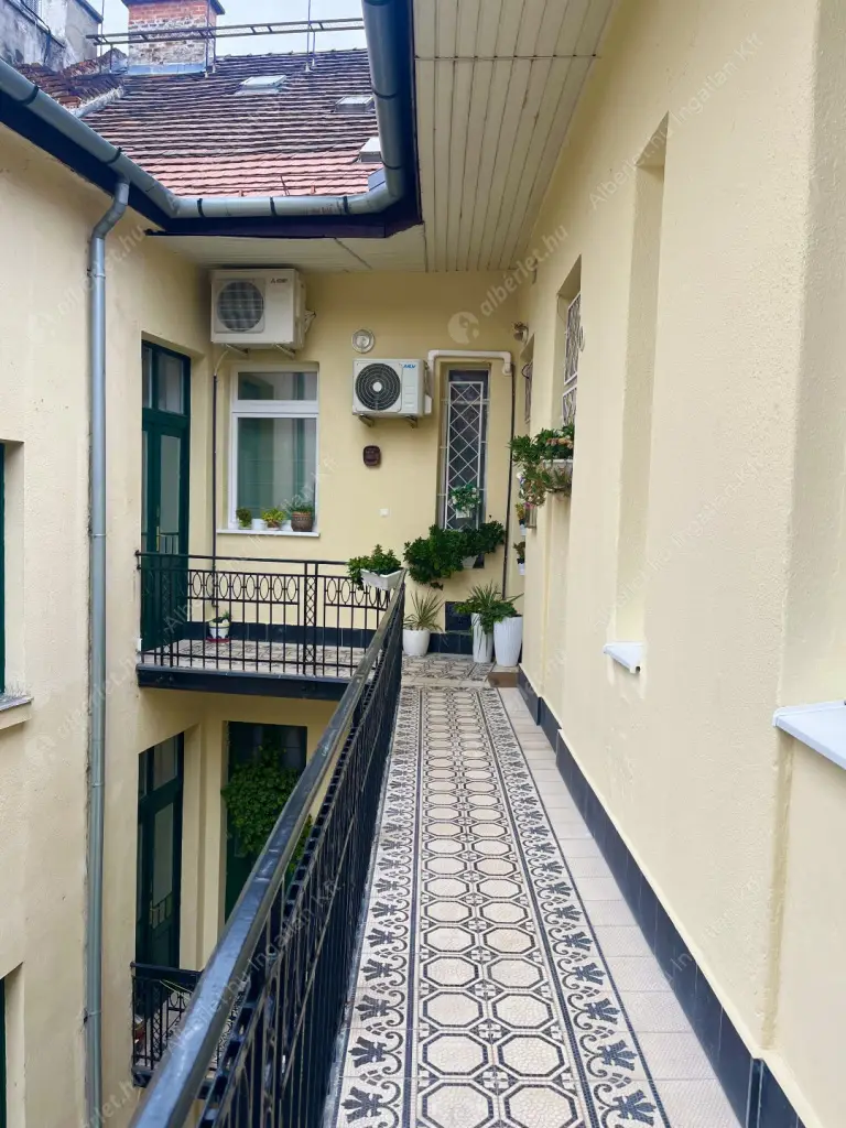 Kiadó albérlet 360000 Ft/hó áron: Budapest, II. kerület  Lövőház utca. Mérete: 74 nm, 2 szobás | Alberlet.hu - 6613981