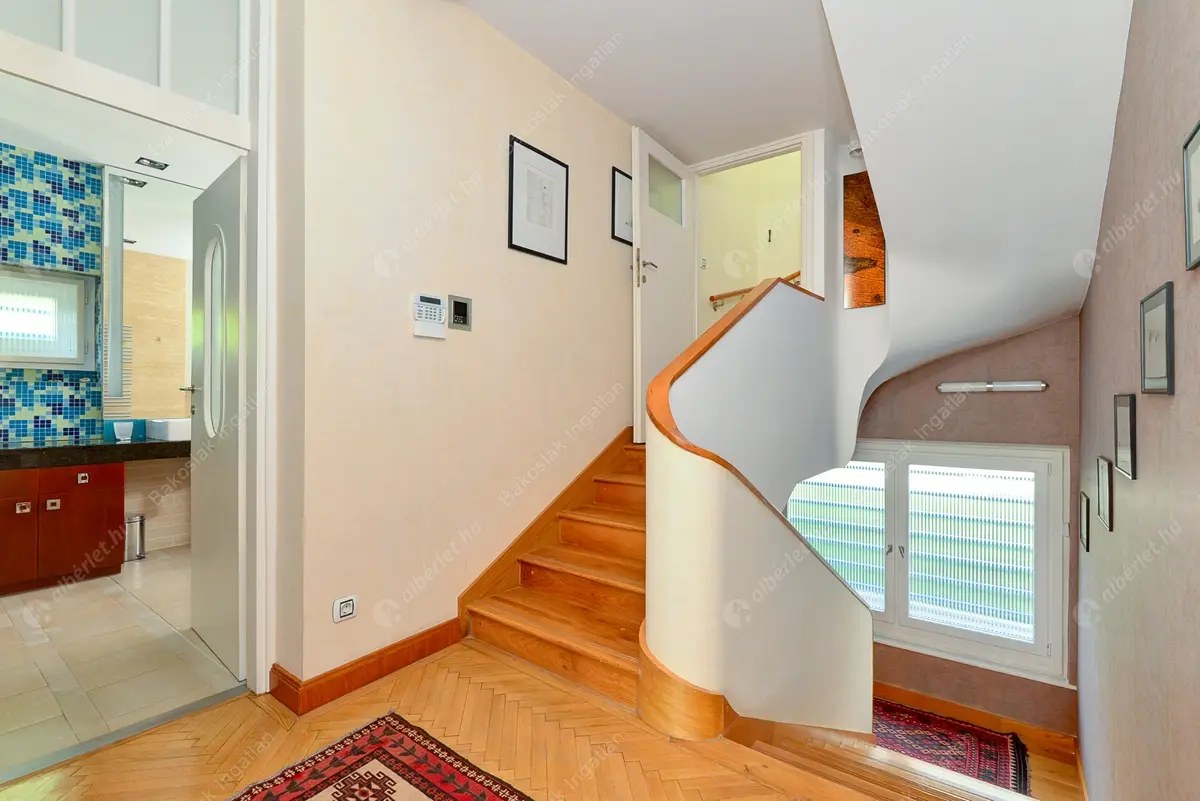 Kiadó albérlet 2496000 Ft/hó áron: Budapest, II. kerület  Mandula utca. Mérete: 320 nm, 5 szobás | Alberlet.hu - 4452242