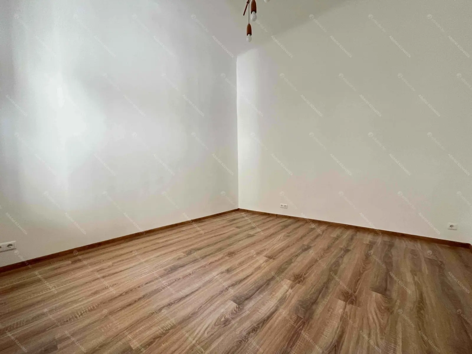 Kiadó albérlet 360000 Ft/hó áron: Budapest, II. kerület  Margit körút. Mérete: 102 nm, 3 szobás | Alberlet.hu - 6703885