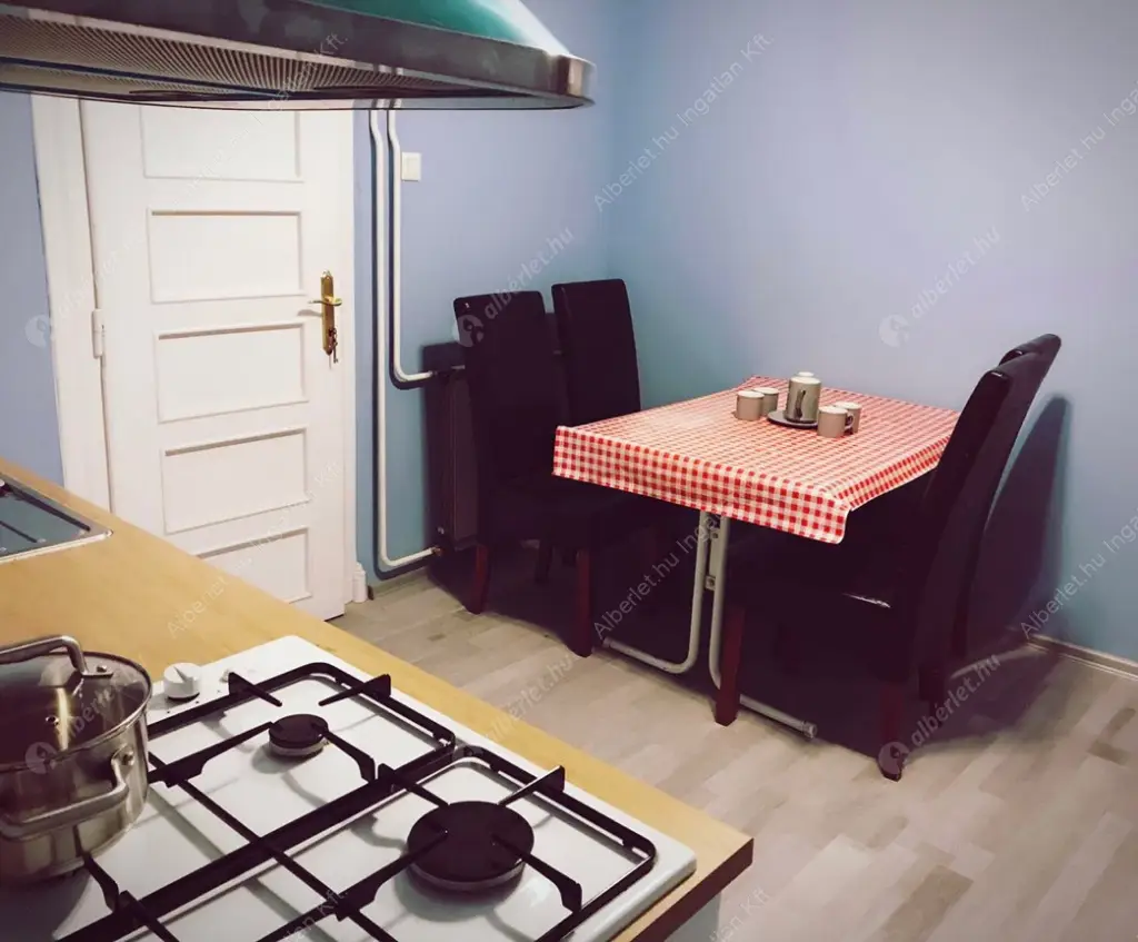 Kiadó albérlet 240000 Ft/hó áron: Budapest, II. kerület  Margit körút. Mérete: 55 nm, 1 szobás | Alberlet.hu - 6519835