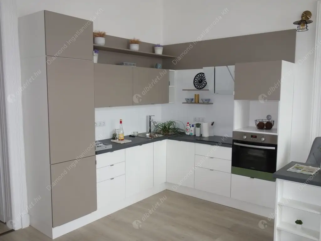 Kiadó albérlet 463000 Ft/hó áron: Budapest, II. kerület  Margit körút. Mérete: 83 nm, 3 szobás | Alberlet.hu - 5748189