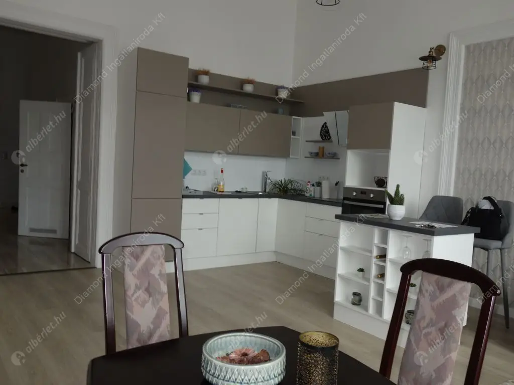 Kiadó albérlet 463000 Ft/hó áron: Budapest, II. kerület  Margit körút. Mérete: 83 nm, 3 szobás | Alberlet.hu - 5748190