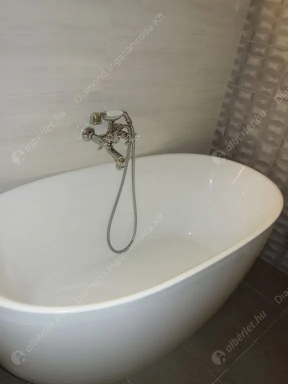 Kiadó albérlet 463000 Ft/hó áron: Budapest, II. kerület  Margit körút. Mérete: 83 nm, 3 szobás | Alberlet.hu - 5748198