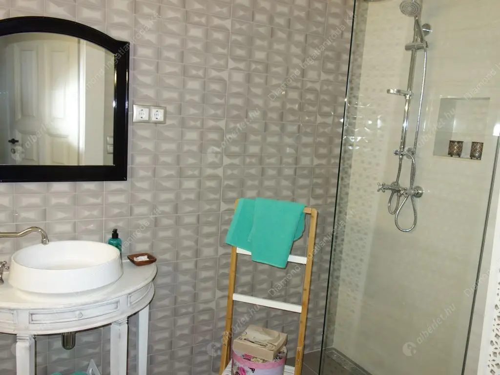 Kiadó albérlet 463000 Ft/hó áron: Budapest, II. kerület  Margit körút. Mérete: 83 nm, 3 szobás | Alberlet.hu - 5748199