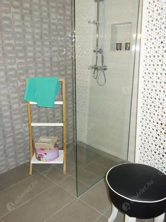 Kiadó albérlet 463000 Ft/hó áron: Budapest, II. kerület  Margit körút. Mérete: 83 nm, 3 szobás | Alberlet.hu - 5748201