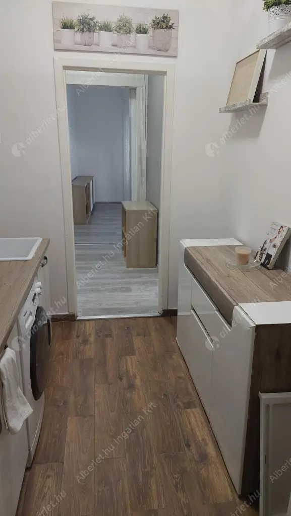 Kiadó albérlet 350000 Ft/hó áron: Budapest, II. kerület  Margit körút. Mérete: 93 nm, 3 szobás | Alberlet.hu - 6618675