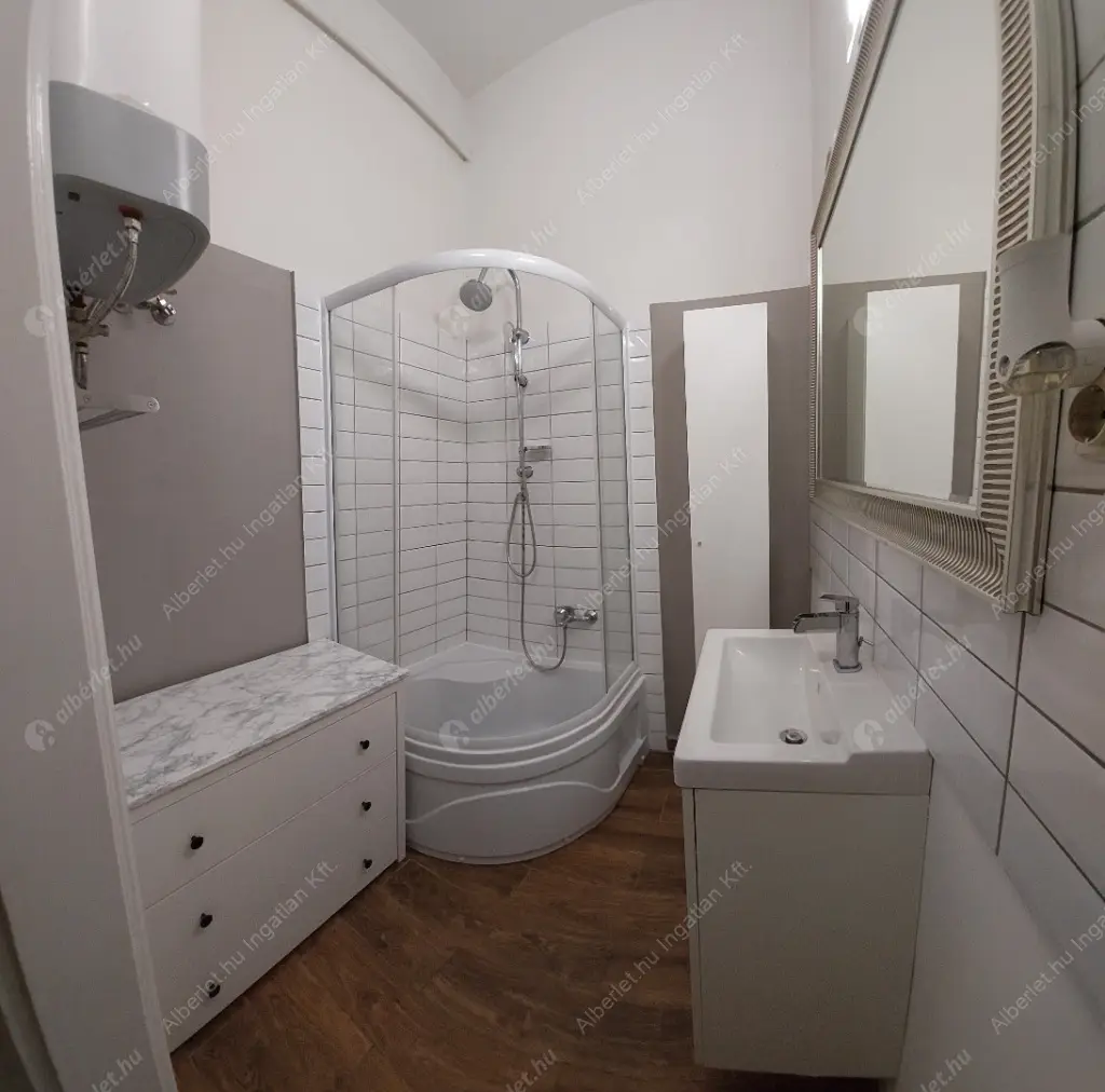 Kiadó albérlet 350000 Ft/hó áron: Budapest, II. kerület  Margit körút. Mérete: 93 nm, 3 szobás | Alberlet.hu - 6618676