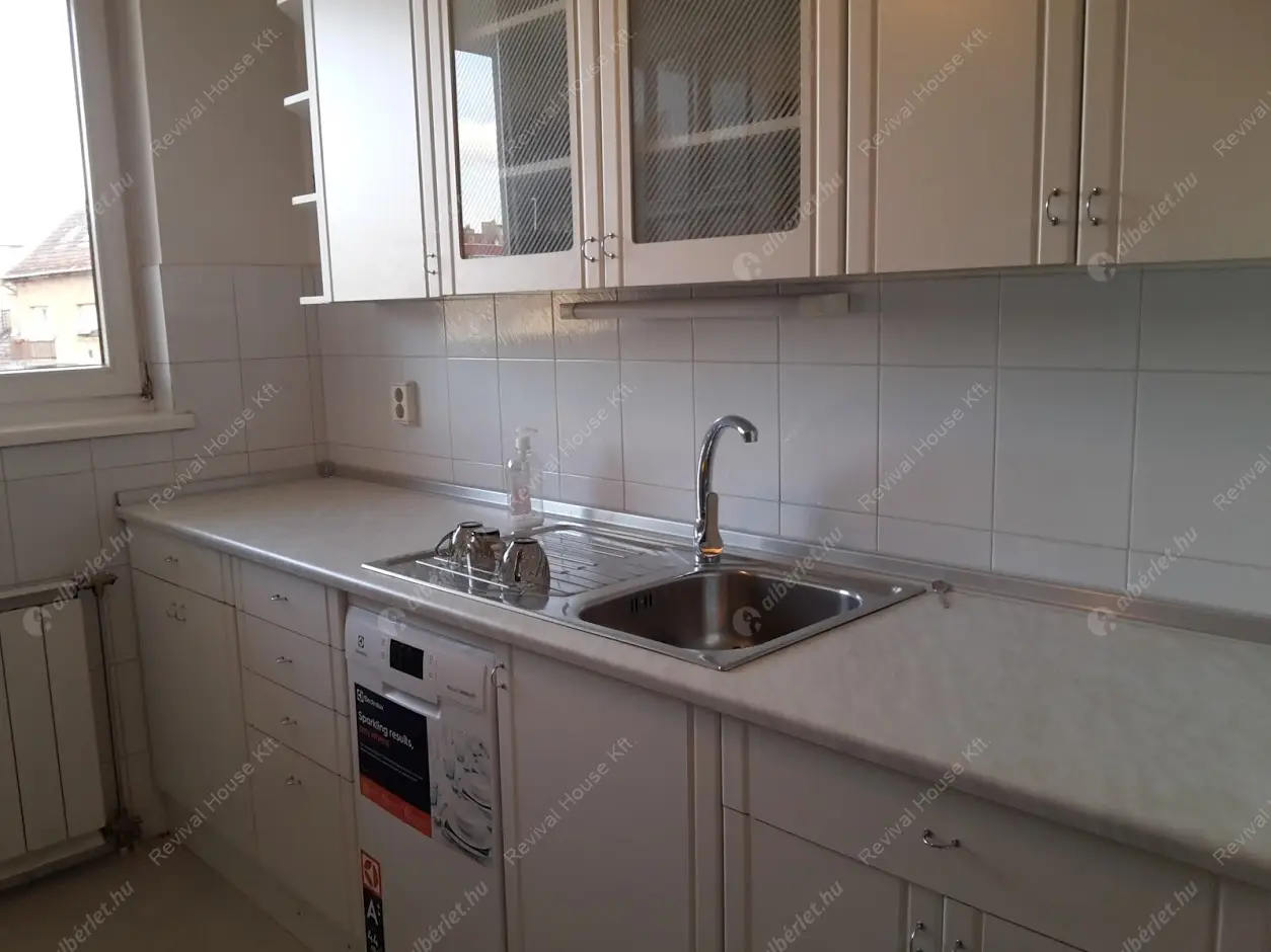 Kiadó albérlet 718000 Ft/hó áron: Budapest, II. kerület  Medve utca. Mérete: 141 nm, 4 szobás | Alberlet.hu - 4725894