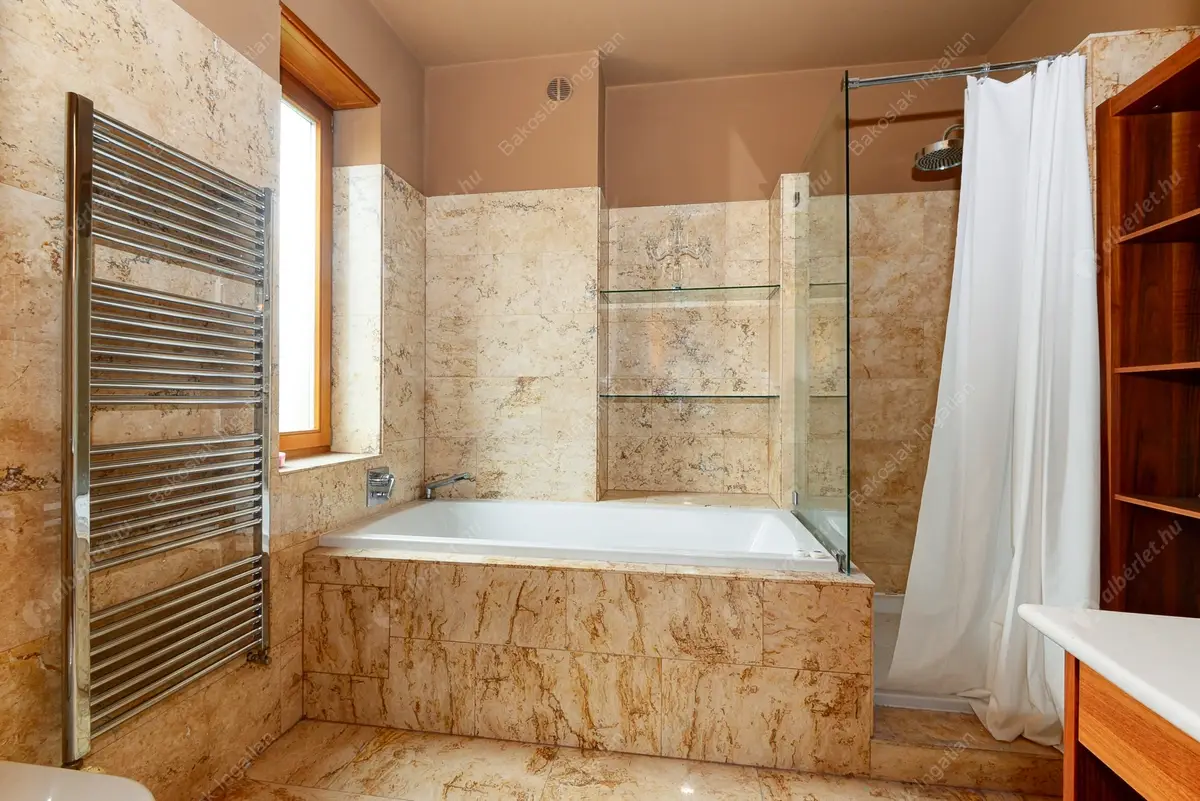 Kiadó albérlet 1738000 Ft/hó áron: Budapest, II. kerület  Pasaréti tér. Mérete: 160 nm, 4 szobás | Alberlet.hu - 5169241