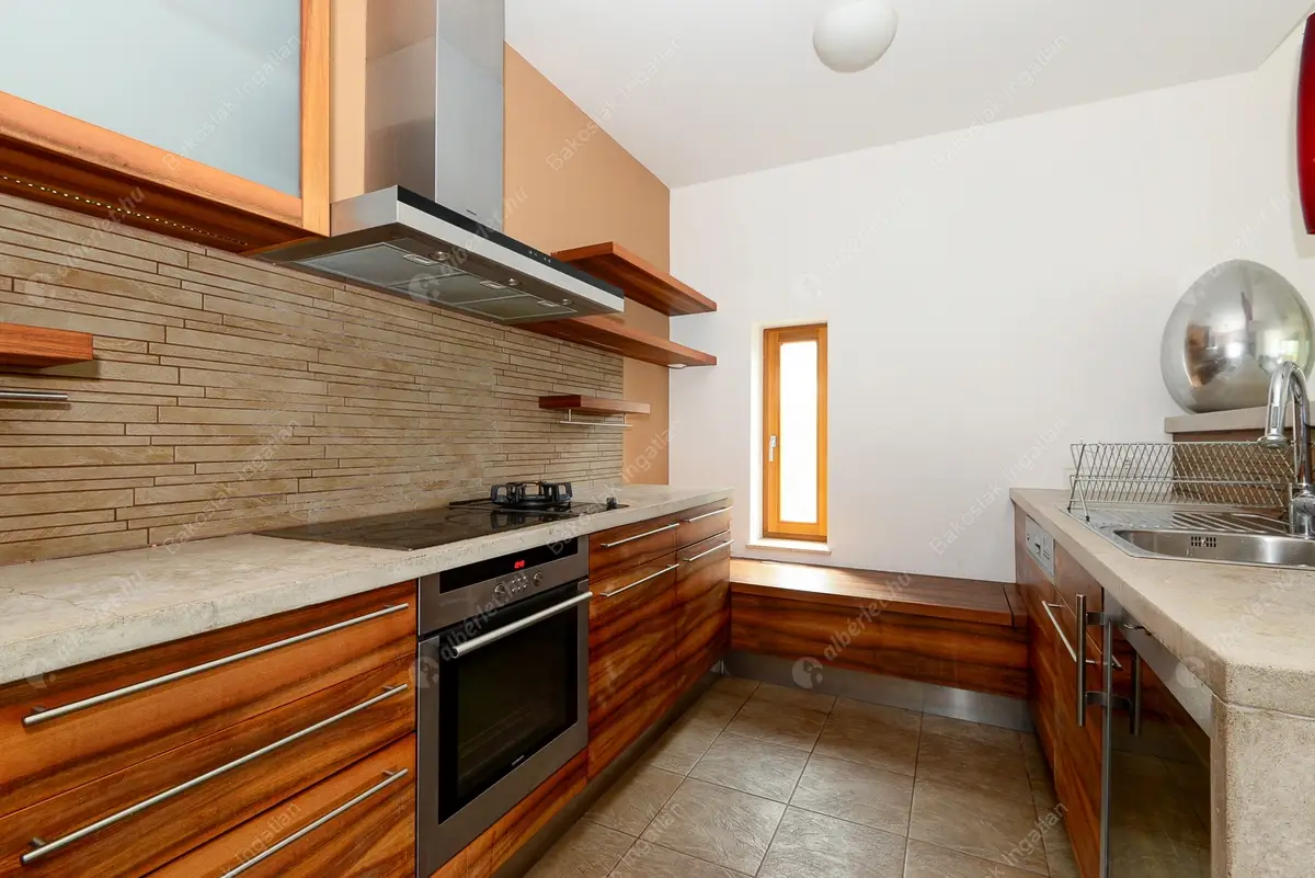 Kiadó albérlet 1738000 Ft/hó áron: Budapest, II. kerület  Pasaréti tér. Mérete: 160 nm, 4 szobás | Alberlet.hu - 5169256