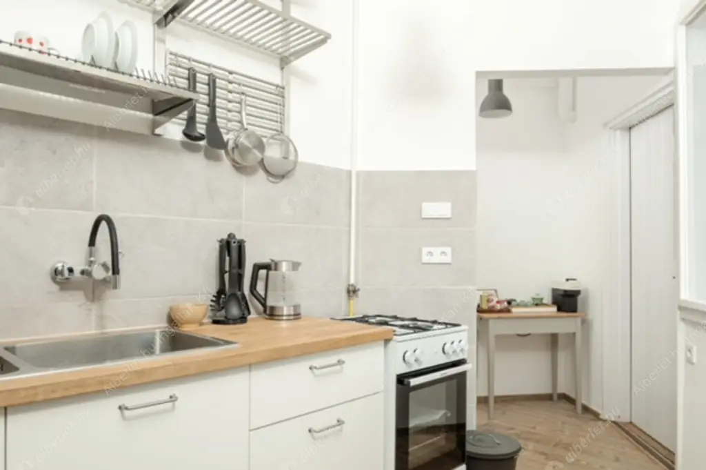 Kiadó albérlet 219000 Ft/hó áron: Budapest, II. kerület  Pasaréti út. Mérete: 33 nm, 1 szobás | Alberlet.hu - 6576407