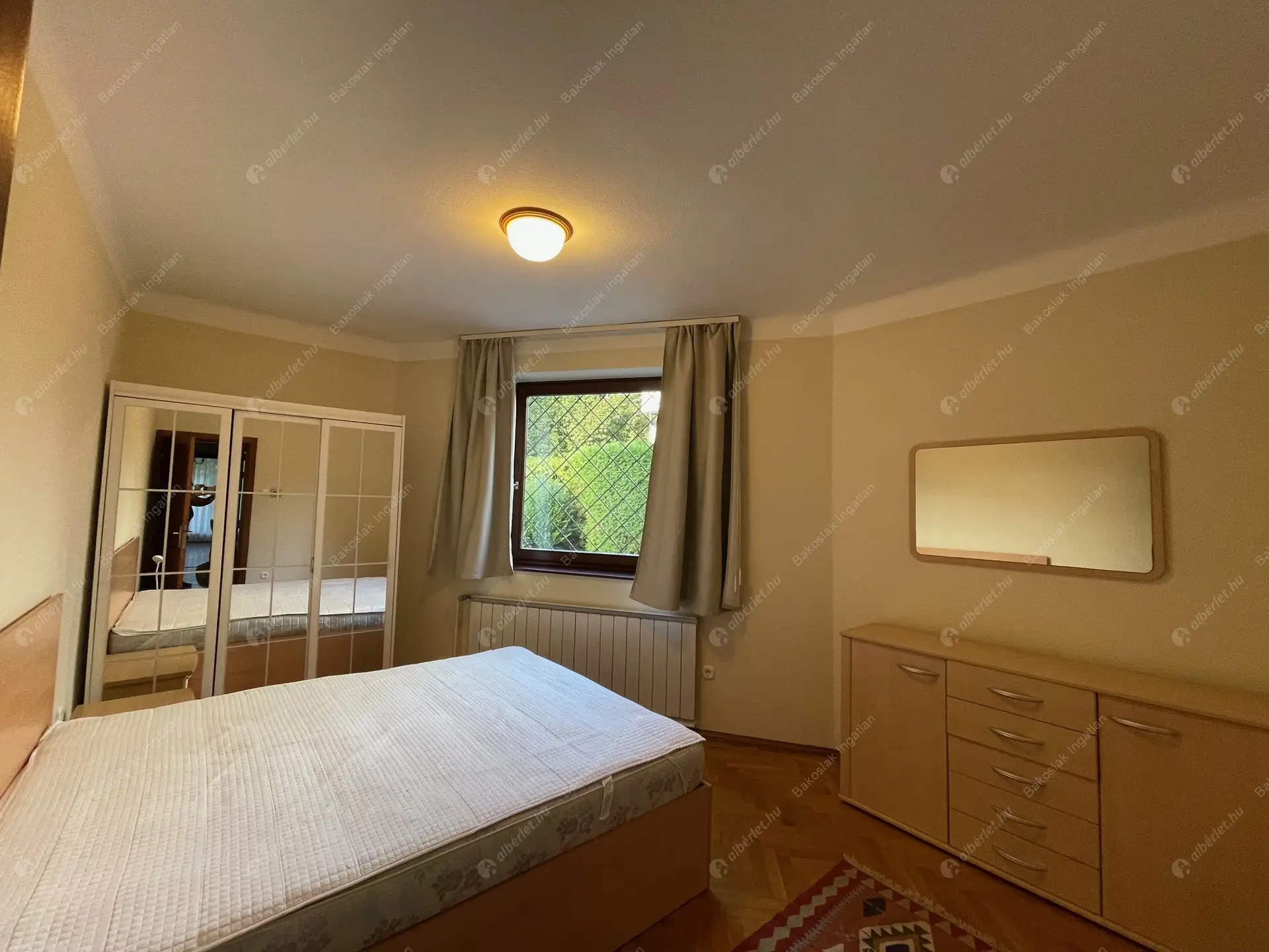 Kiadó albérlet 660000 Ft/hó áron: Budapest, II. kerület  Pusztaszeri út. Mérete: 105 nm, 3 szobás | Alberlet.hu - 6543659