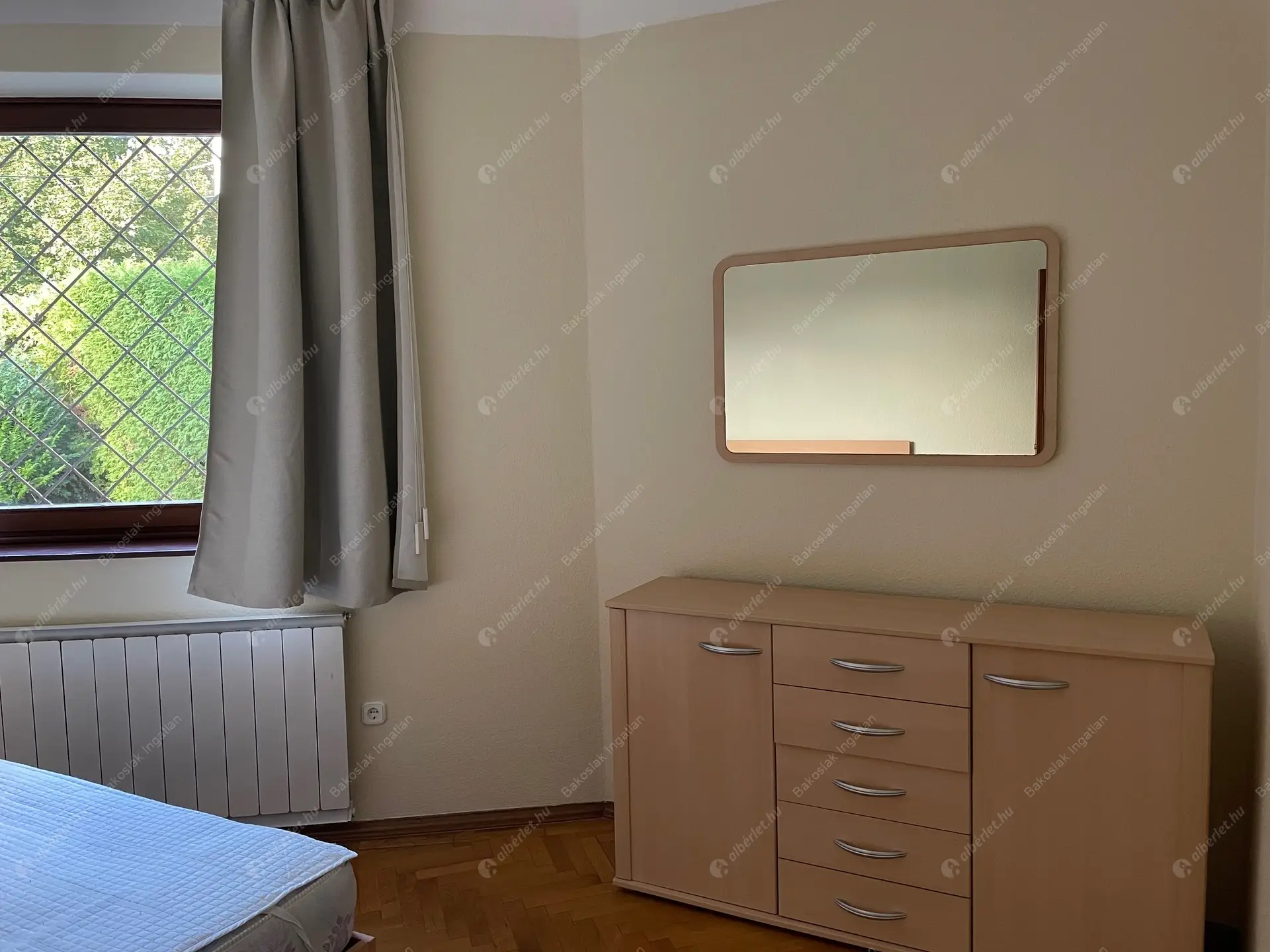 Kiadó albérlet 660000 Ft/hó áron: Budapest, II. kerület  Pusztaszeri út. Mérete: 105 nm, 3 szobás | Alberlet.hu - 6543660