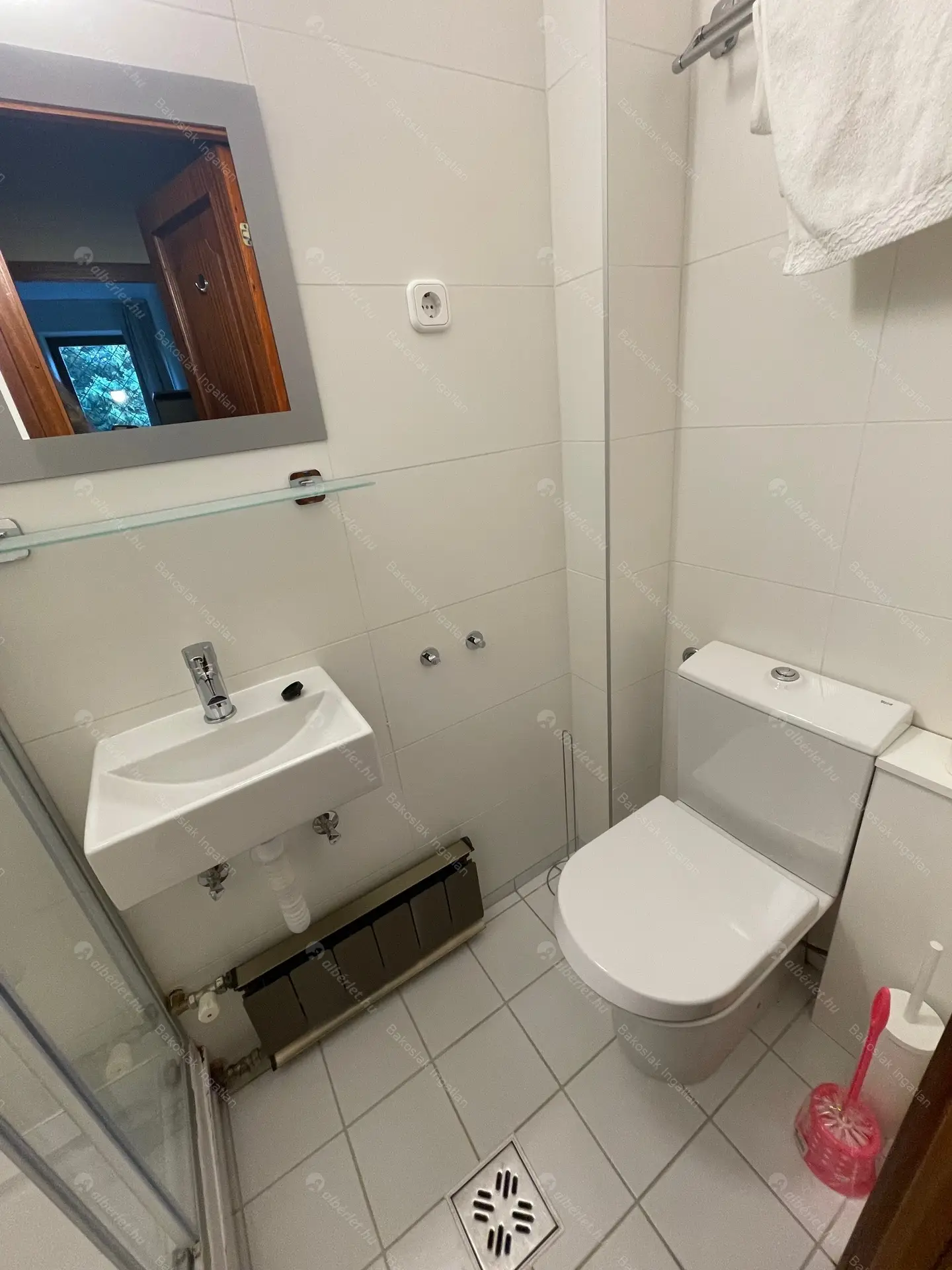 Kiadó albérlet 660000 Ft/hó áron: Budapest, II. kerület  Pusztaszeri út. Mérete: 105 nm, 3 szobás | Alberlet.hu - 6543665